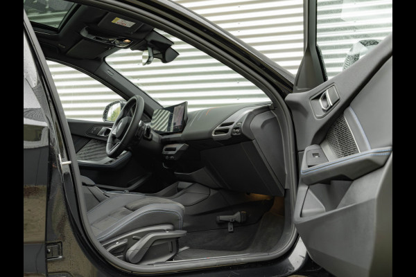 BMW 1-serie 120 M-Sport Pro - Pano - Trekhaak - Driving Ass - Camera BMW 1-serie 120 M-Sport Pro - Pano - Trekhaak - Driving Ass - Camera