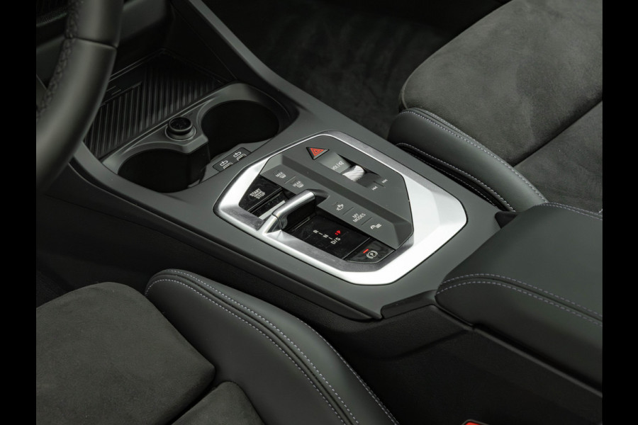 BMW 1-serie 120 M-Sport Pro - Pano - Trekhaak - Driving Ass - Camera BMW 1-serie 120 M-Sport Pro - Pano - Trekhaak - Driving Ass - Camera