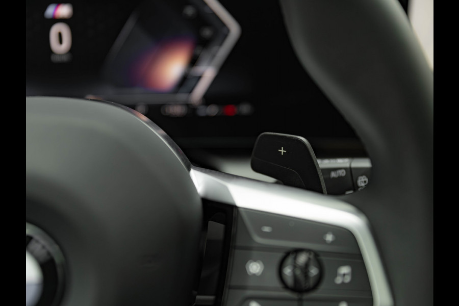 BMW 1-serie 120 M-Sport Pro - Pano - Trekhaak - Driving Ass - Camera BMW 1-serie 120 M-Sport Pro - Pano - Trekhaak - Driving Ass - Camera