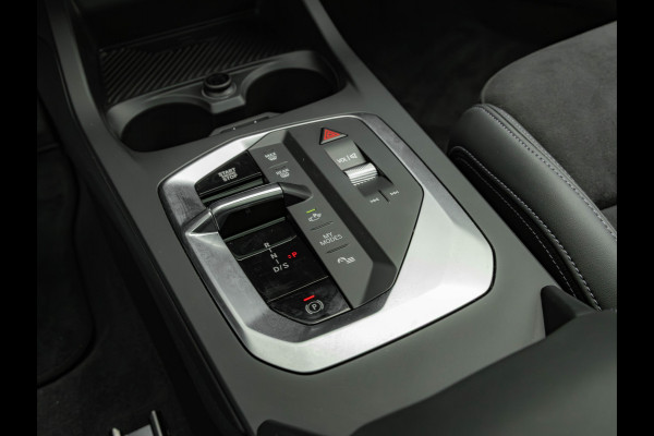 BMW 1-serie 120 M-Sport Pro - Pano - Trekhaak - Driving Ass - Camera BMW 1-serie 120 M-Sport Pro - Pano - Trekhaak - Driving Ass - Camera