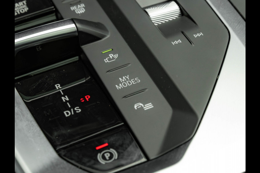 BMW 1-serie 120 M-Sport Pro - Pano - Trekhaak - Driving Ass - Camera BMW 1-serie 120 M-Sport Pro - Pano - Trekhaak - Driving Ass - Camera