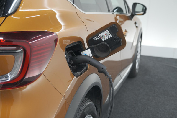 Renault Captur 1.6 E-Tech Plug-in Hybrid 160 Intens | Allseason Banden | Parkeersensoren