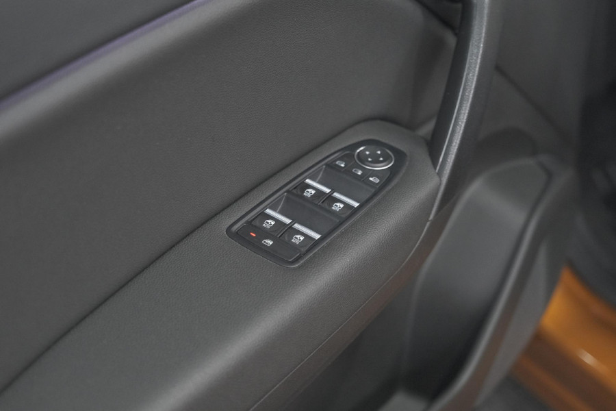 Renault Captur 1.6 E-Tech Plug-in Hybrid 160 Intens | Allseason Banden | Parkeersensoren