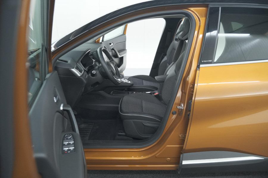 Renault Captur 1.6 E-Tech Plug-in Hybrid 160 Intens | Allseason Banden | Parkeersensoren