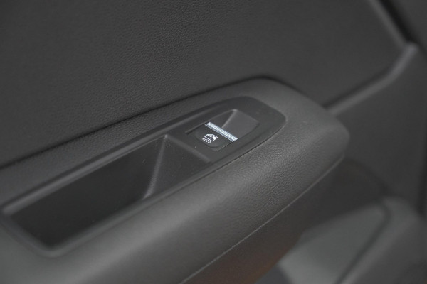 Renault Captur 1.6 E-Tech Plug-in Hybrid 160 Intens | Allseason Banden | Parkeersensoren