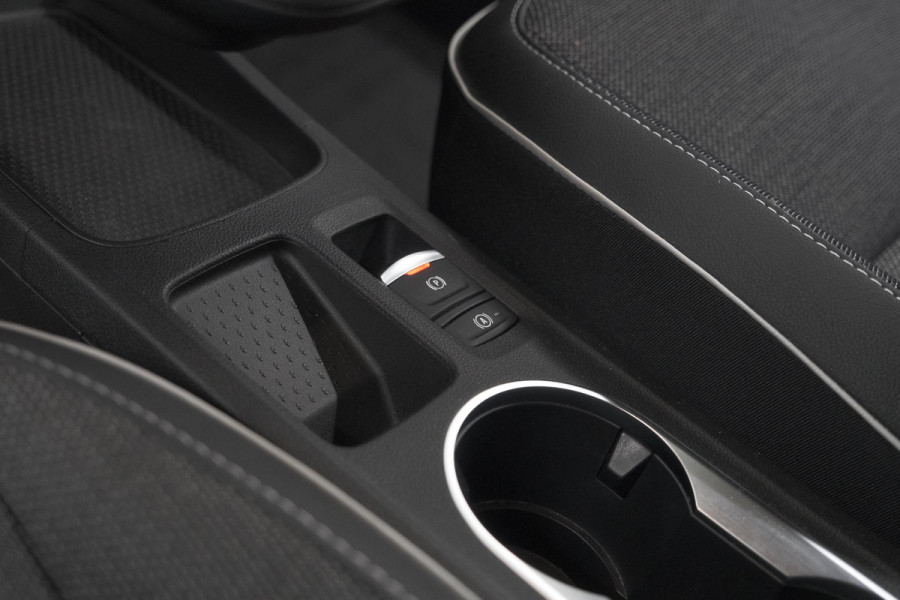 Renault Captur 1.6 E-Tech Plug-in Hybrid 160 Intens | Allseason Banden | Parkeersensoren