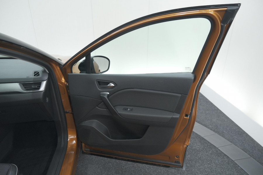 Renault Captur 1.6 E-Tech Plug-in Hybrid 160 Intens | Allseason Banden | Parkeersensoren