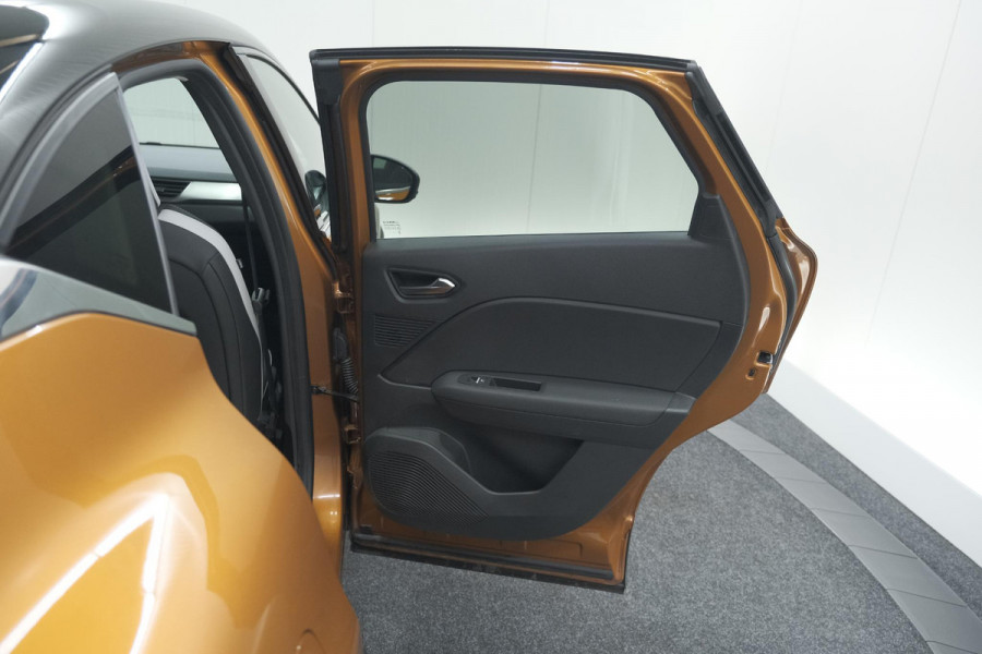 Renault Captur 1.6 E-Tech Plug-in Hybrid 160 Intens | Allseason Banden | Parkeersensoren