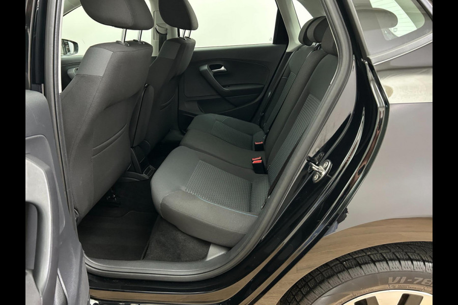 Volkswagen Polo Occasion 1.0 BlueMotion Edition | Zwart | Tweedehands Volkswagen Polo | Airco | Cruisecontrol | Sportieve velgen Volkswagen Polo Occasion 1.0 BlueMotion Edition | Zwart | Tweedehands Volkswagen Polo | Airco | Cruisecontrol | Sportieve velgen