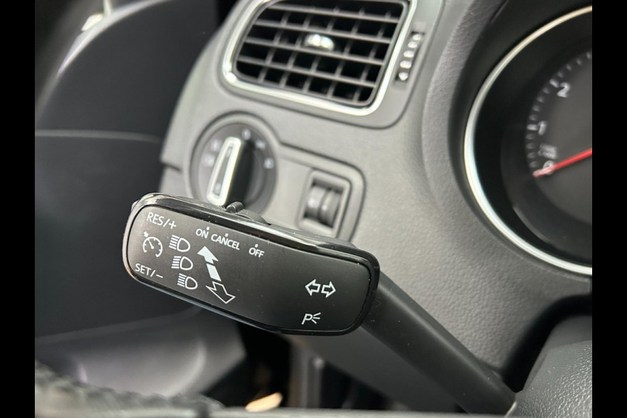 Volkswagen Polo Occasion 1.0 BlueMotion Edition | Zwart | Tweedehands Volkswagen Polo | Airco | Cruisecontrol | Sportieve velgen Volkswagen Polo Occasion 1.0 BlueMotion Edition | Zwart | Tweedehands Volkswagen Polo | Airco | Cruisecontrol | Sportieve velgen