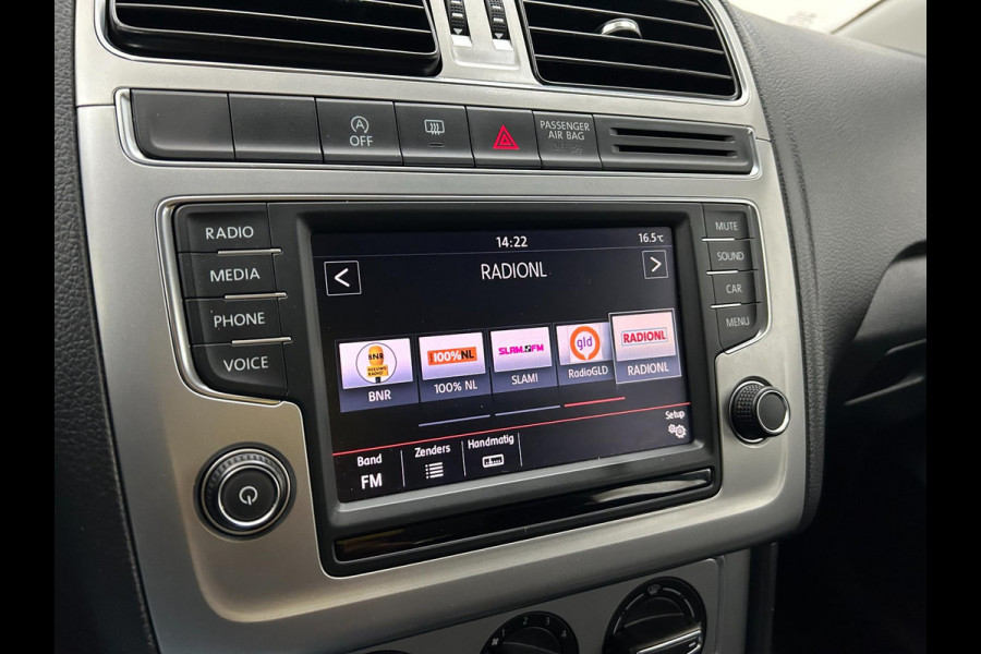 Volkswagen Polo Occasion 1.0 BlueMotion Edition | Zwart | Tweedehands Volkswagen Polo | Airco | Cruisecontrol | Sportieve velgen Volkswagen Polo Occasion 1.0 BlueMotion Edition | Zwart | Tweedehands Volkswagen Polo | Airco | Cruisecontrol | Sportieve velgen