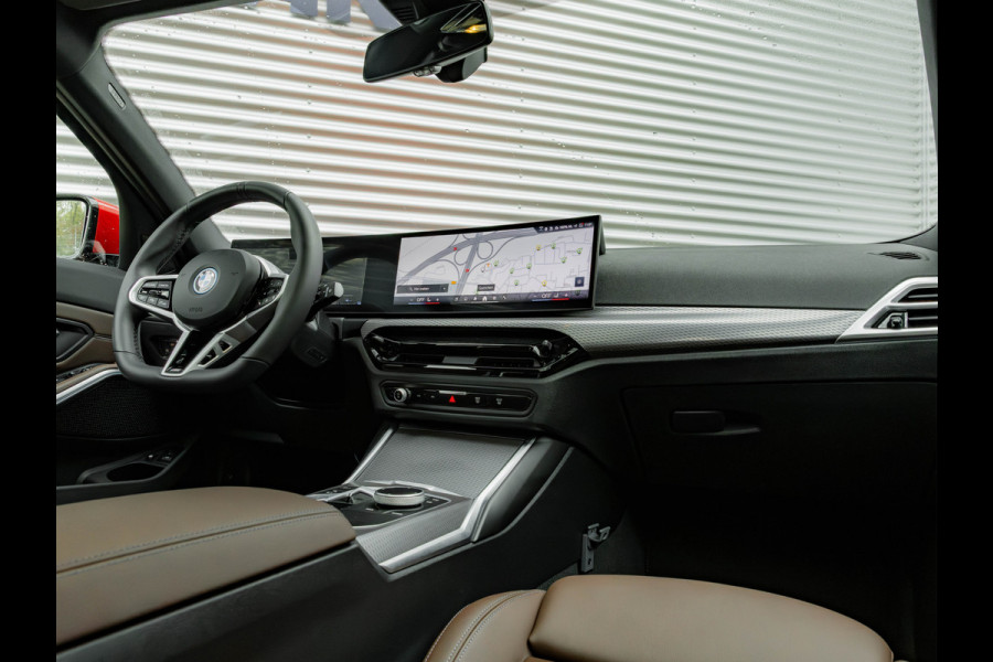 BMW 3 Serie Touring 330e M-Sport - Pano - Trekhaak - LCI 2 - ACC - Hifi