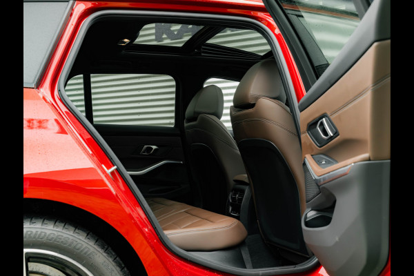 BMW 3 Serie Touring 330e M-Sport - Pano - Trekhaak - LCI 2 - ACC - Hifi