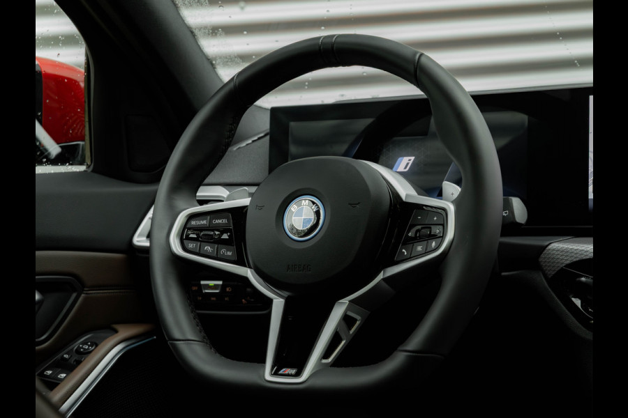 BMW 3 Serie Touring 330e M-Sport - Pano - Trekhaak - LCI 2 - ACC - Hifi