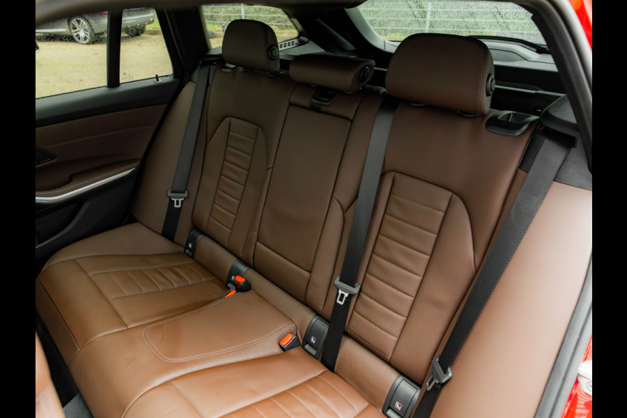 BMW 3 Serie Touring 330e M-Sport - Pano - Trekhaak - LCI 2 - ACC - Hifi