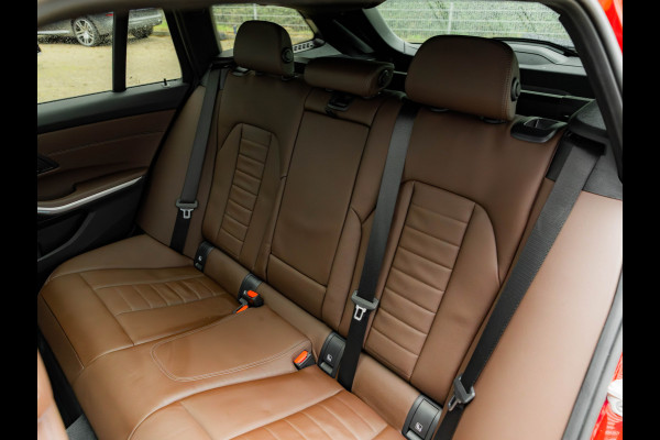BMW 3 Serie Touring 330e M-Sport - Pano - Trekhaak - LCI 2 - ACC - Hifi