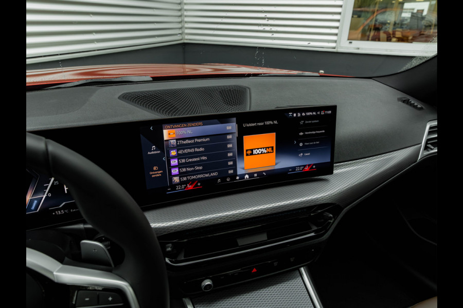 BMW 3 Serie Touring 330e M-Sport - Pano - Trekhaak - LCI 2 - ACC - Hifi