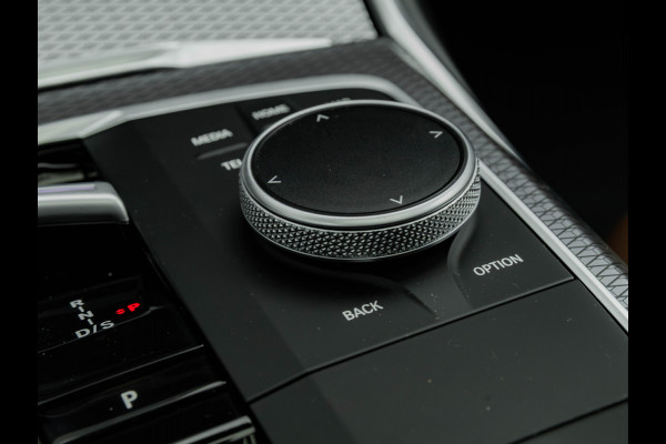 BMW 3 Serie Touring 330e M-Sport - Pano - Trekhaak - LCI 2 - ACC - Hifi