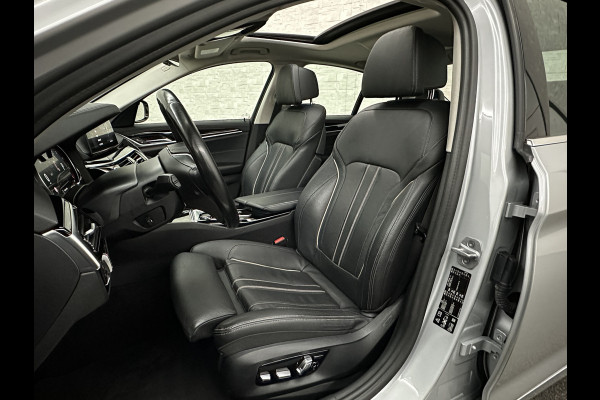 BMW 5 Serie 530d xDrive | Dealer Onderhouden | ACC | 360 Camera | Schuifdak | Comfortstoelen | Head-Up | Achterasbesturing | Leder | Keyless-Entry | Memory | Stoelverwarming V+A | LED | Stuurverwarming | Draadloos Laden | Dodehoek | BTW |