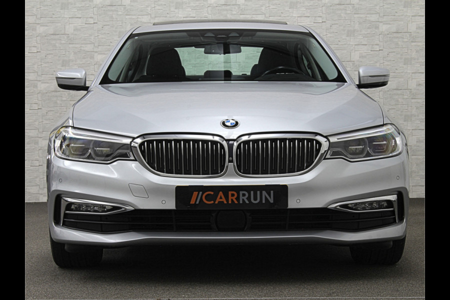 BMW 5 Serie 530d xDrive | Dealer Onderhouden | ACC | 360 Camera | Schuifdak | Comfortstoelen | Head-Up | Achterasbesturing | Leder | Keyless-Entry | Memory | Stoelverwarming V+A | LED | Stuurverwarming | Draadloos Laden | Dodehoek | BTW |