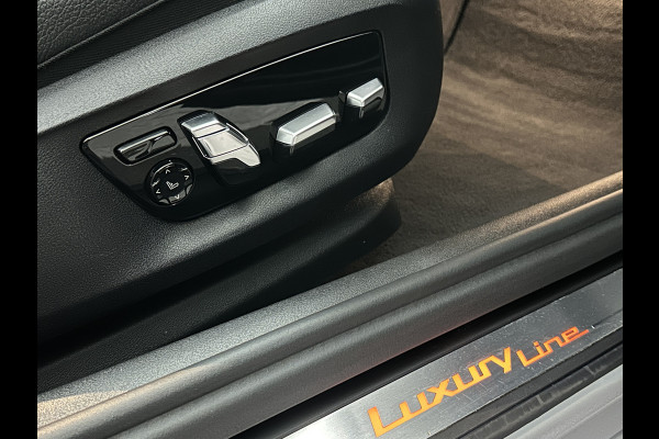 BMW 5 Serie 530d xDrive | Dealer Onderhouden | ACC | 360 Camera | Schuifdak | Comfortstoelen | Head-Up | Achterasbesturing | Leder | Keyless-Entry | Memory | Stoelverwarming V+A | LED | Stuurverwarming | Draadloos Laden | Dodehoek | BTW |