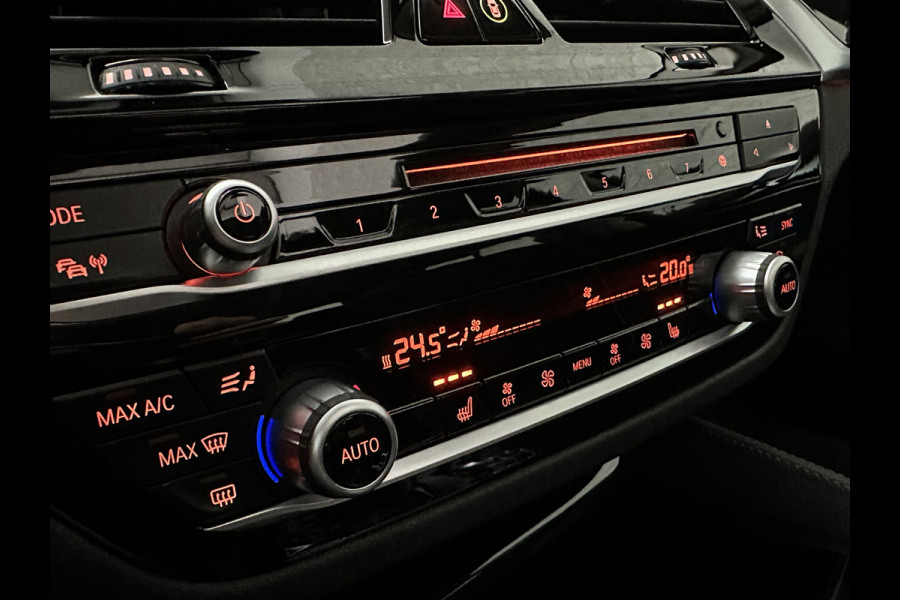 BMW 5 Serie 530d xDrive | Dealer Onderhouden | ACC | 360 Camera | Schuifdak | Comfortstoelen | Head-Up | Achterasbesturing | Leder | Keyless-Entry | Memory | Stoelverwarming V+A | LED | Stuurverwarming | Draadloos Laden | Dodehoek | BTW |