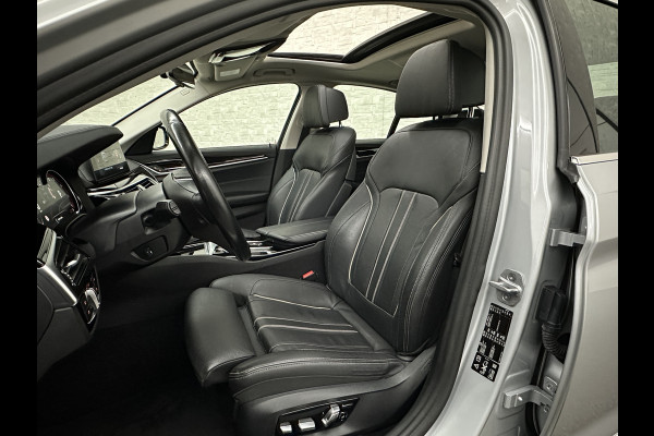 BMW 5 Serie 530d xDrive | Dealer Onderhouden | ACC | 360 Camera | Schuifdak | Comfortstoelen | Head-Up | Achterasbesturing | Leder | Keyless-Entry | Memory | Stoelverwarming V+A | LED | Stuurverwarming | Draadloos Laden | Dodehoek | BTW |