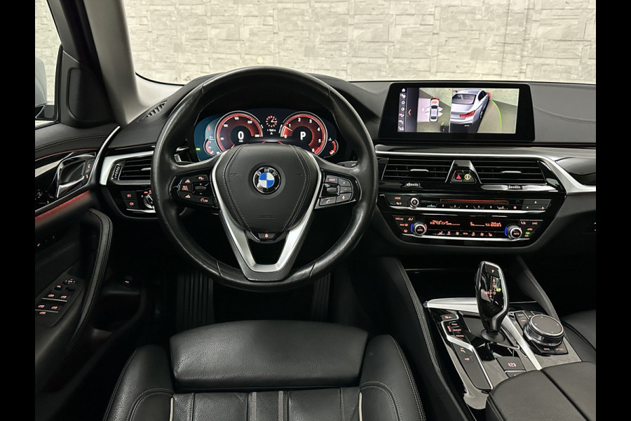 BMW 5 Serie 530d xDrive | Dealer Onderhouden | ACC | 360 Camera | Schuifdak | Comfortstoelen | Head-Up | Achterasbesturing | Leder | Keyless-Entry | Memory | Stoelverwarming V+A | LED | Stuurverwarming | Draadloos Laden | Dodehoek | BTW |