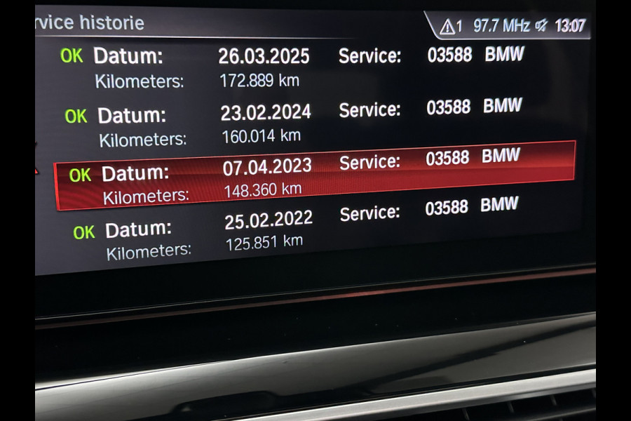 BMW 5 Serie 530d xDrive | Dealer Onderhouden | ACC | 360 Camera | Schuifdak | Comfortstoelen | Head-Up | Achterasbesturing | Leder | Keyless-Entry | Memory | Stoelverwarming V+A | LED | Stuurverwarming | Draadloos Laden | Dodehoek | BTW |