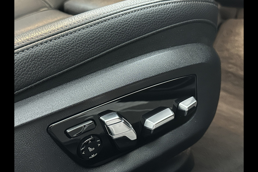 BMW 5 Serie 530d xDrive | Dealer Onderhouden | ACC | 360 Camera | Schuifdak | Comfortstoelen | Head-Up | Achterasbesturing | Leder | Keyless-Entry | Memory | Stoelverwarming V+A | LED | Stuurverwarming | Draadloos Laden | Dodehoek | BTW |