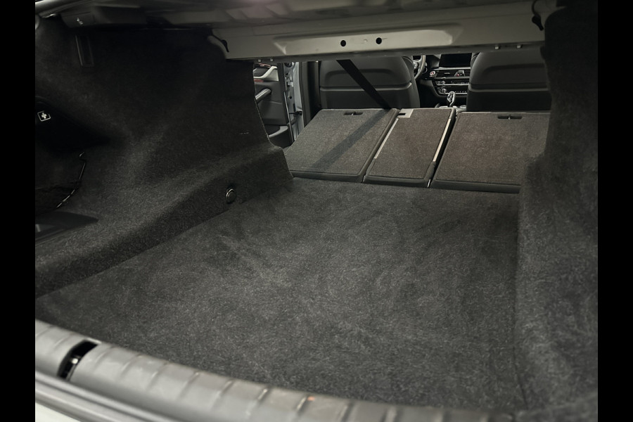 BMW 5 Serie 530d xDrive | Dealer Onderhouden | ACC | 360 Camera | Schuifdak | Comfortstoelen | Head-Up | Achterasbesturing | Leder | Keyless-Entry | Memory | Stoelverwarming V+A | LED | Stuurverwarming | Draadloos Laden | Dodehoek | BTW |