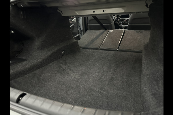 BMW 5 Serie 530d xDrive | Dealer Onderhouden | ACC | 360 Camera | Schuifdak | Comfortstoelen | Head-Up | Achterasbesturing | Leder | Keyless-Entry | Memory | Stoelverwarming V+A | LED | Stuurverwarming | Draadloos Laden | Dodehoek | BTW |