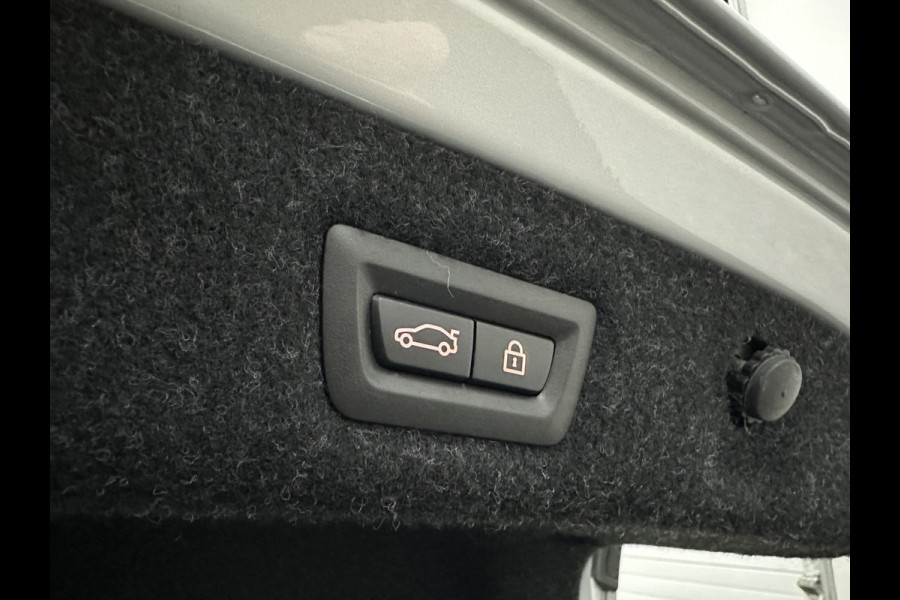 BMW 5 Serie 530d xDrive | Dealer Onderhouden | ACC | 360 Camera | Schuifdak | Comfortstoelen | Head-Up | Achterasbesturing | Leder | Keyless-Entry | Memory | Stoelverwarming V+A | LED | Stuurverwarming | Draadloos Laden | Dodehoek | BTW |