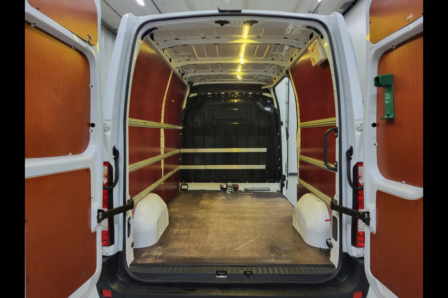 Renault Master 2.3dCi 136pk L2/H2 Trekhaak Euro 6! Renault Master 2.3dCi 136pk L2/H2 Trekhaak Euro 6!