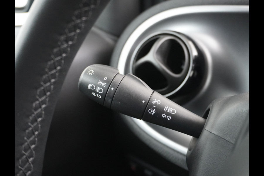 Smart Fortwo 1.0I 71PK Passion Ecc Cruise Control Bluetooth Lmv Mistlampen Regen-Lichtsensor Led  Cool & Audio pakket Pakket sport Euro 6 Origineel Nederlandse Auto Smart Fortwo 1.0I 71PK Passion Ecc Cruise Control Bluetooth Lmv Mistlampen Regen-Lichtsensor Led  Cool & Audio pakket Pakket sport Euro 6 Origineel Nederlandse Auto