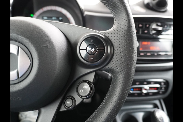 Smart Fortwo 1.0I 71PK Passion Ecc Cruise Control Bluetooth Lmv Mistlampen Regen-Lichtsensor Led  Cool & Audio pakket Pakket sport Euro 6 Origineel Nederlandse Auto Smart Fortwo 1.0I 71PK Passion Ecc Cruise Control Bluetooth Lmv Mistlampen Regen-Lichtsensor Led  Cool & Audio pakket Pakket sport Euro 6 Origineel Nederlandse Auto