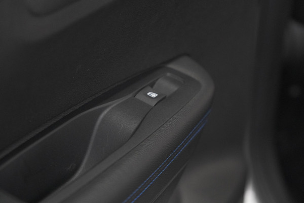 Renault Kadjar TCe 140 EDC Limited | Camera | Dodehoekdetectie | Apple Carplay | Stoelverwarming Renault Kadjar TCe 140 EDC Limited | Camera | Dodehoekdetectie | Apple Carplay | Stoelverwarming