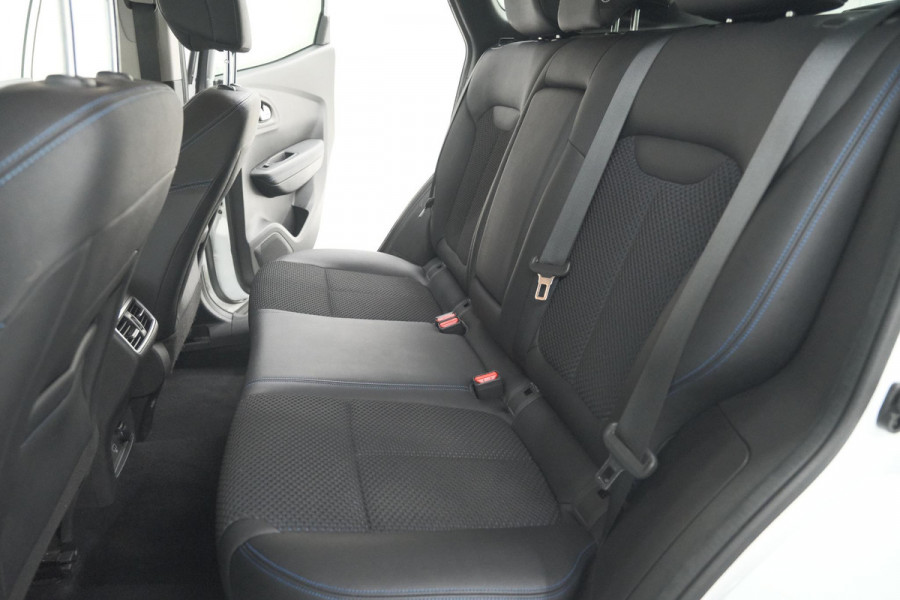 Renault Kadjar TCe 140 EDC Limited | Camera | Dodehoekdetectie | Apple Carplay | Stoelverwarming Renault Kadjar TCe 140 EDC Limited | Camera | Dodehoekdetectie | Apple Carplay | Stoelverwarming