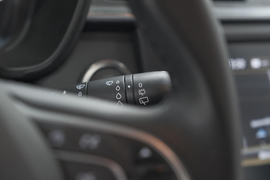 Renault Kadjar TCe 140 EDC Limited | Camera | Dodehoekdetectie | Apple Carplay | Stoelverwarming Renault Kadjar TCe 140 EDC Limited | Camera | Dodehoekdetectie | Apple Carplay | Stoelverwarming