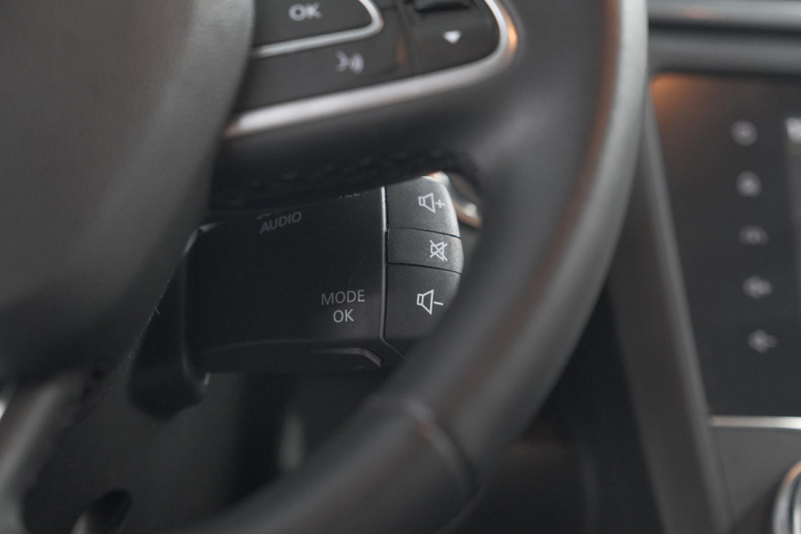 Renault Kadjar TCe 140 EDC Limited | Camera | Dodehoekdetectie | Apple Carplay | Stoelverwarming Renault Kadjar TCe 140 EDC Limited | Camera | Dodehoekdetectie | Apple Carplay | Stoelverwarming