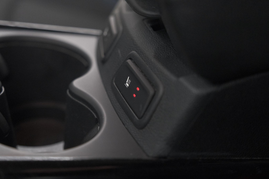 Renault Kadjar TCe 140 EDC Limited | Camera | Dodehoekdetectie | Apple Carplay | Stoelverwarming Renault Kadjar TCe 140 EDC Limited | Camera | Dodehoekdetectie | Apple Carplay | Stoelverwarming