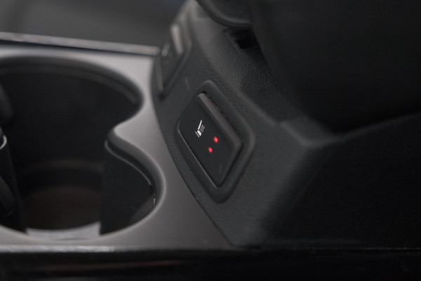 Renault Kadjar TCe 140 EDC Limited | Camera | Dodehoekdetectie | Apple Carplay | Stoelverwarming Renault Kadjar TCe 140 EDC Limited | Camera | Dodehoekdetectie | Apple Carplay | Stoelverwarming