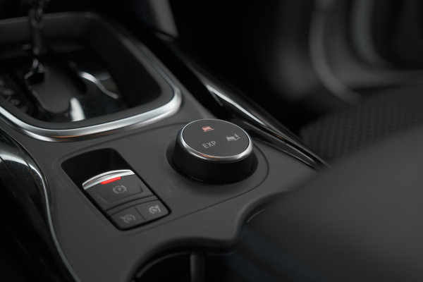 Renault Kadjar TCe 140 EDC Limited | Camera | Dodehoekdetectie | Apple Carplay | Stoelverwarming Renault Kadjar TCe 140 EDC Limited | Camera | Dodehoekdetectie | Apple Carplay | Stoelverwarming