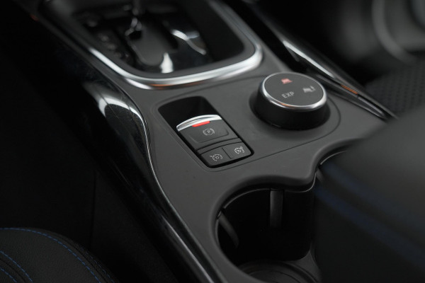 Renault Kadjar TCe 140 EDC Limited | Camera | Dodehoekdetectie | Apple Carplay | Stoelverwarming Renault Kadjar TCe 140 EDC Limited | Camera | Dodehoekdetectie | Apple Carplay | Stoelverwarming