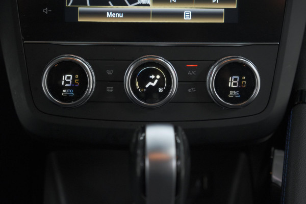 Renault Kadjar TCe 140 EDC Limited | Camera | Dodehoekdetectie | Apple Carplay | Stoelverwarming Renault Kadjar TCe 140 EDC Limited | Camera | Dodehoekdetectie | Apple Carplay | Stoelverwarming