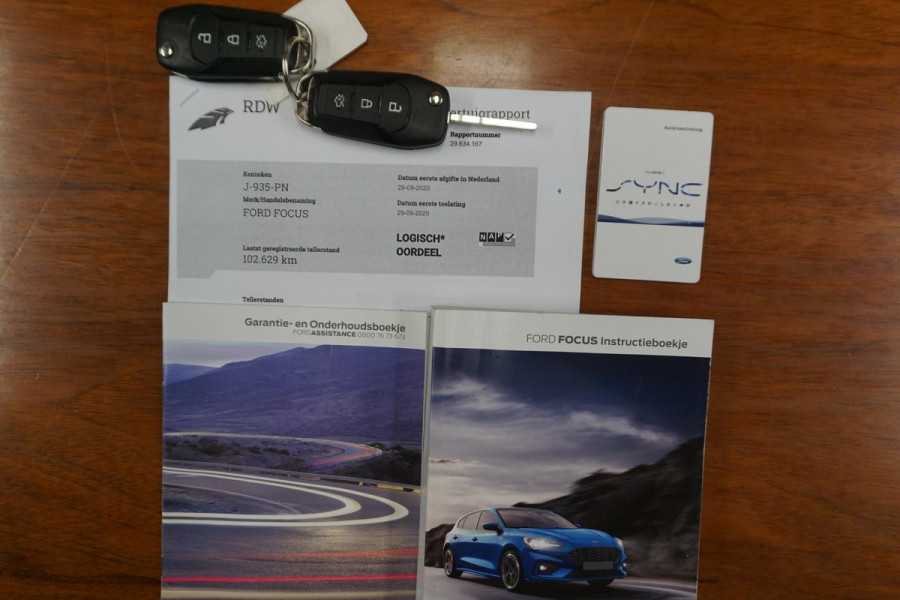 Ford FOCUS Wagon 1.0 EcoB. 125PK Hybrid Business|Trekhaak|Camera| Privacy-glas. Ford FOCUS Wagon 1.0 EcoB. 125PK Hybrid Business|Trekhaak|Camera| Privacy-glas.