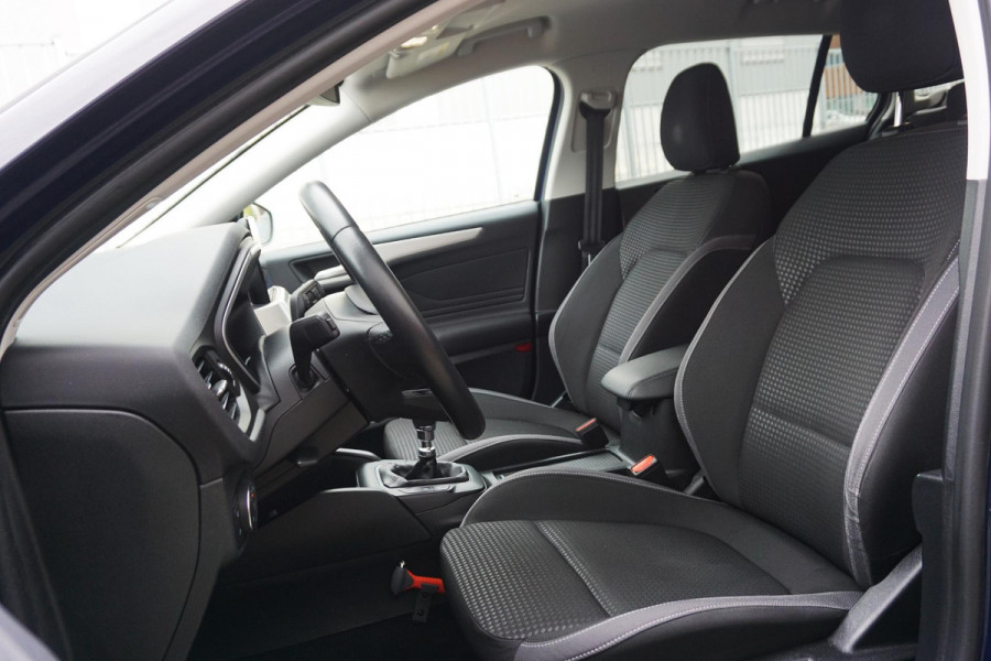 Ford FOCUS Wagon 1.0 EcoB. 125PK Hybrid Business|Trekhaak|Camera| Privacy-glas. Ford FOCUS Wagon 1.0 EcoB. 125PK Hybrid Business|Trekhaak|Camera| Privacy-glas.