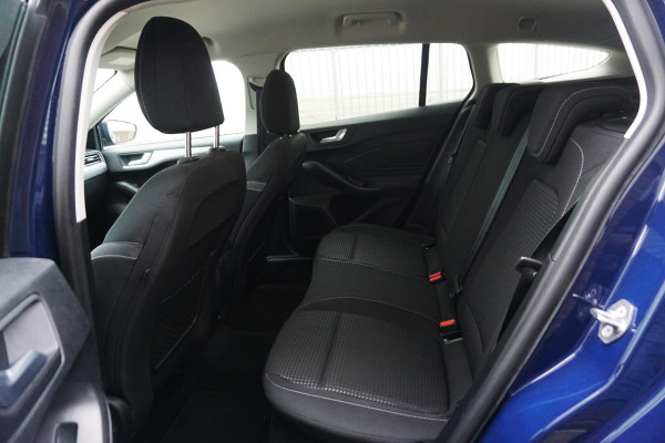Ford FOCUS Wagon 1.0 EcoB. 125PK Hybrid Business|Trekhaak|Camera| Privacy-glas. Ford FOCUS Wagon 1.0 EcoB. 125PK Hybrid Business|Trekhaak|Camera| Privacy-glas.