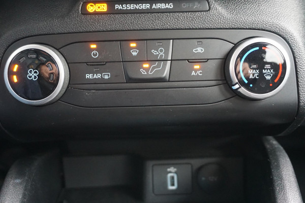 Ford FOCUS Wagon 1.0 EcoB. 125PK Hybrid Business|Trekhaak|Camera| Privacy-glas. Ford FOCUS Wagon 1.0 EcoB. 125PK Hybrid Business|Trekhaak|Camera| Privacy-glas.