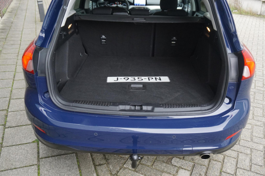 Ford FOCUS Wagon 1.0 EcoB. 125PK Hybrid Business|Trekhaak|Camera| Privacy-glas. Ford FOCUS Wagon 1.0 EcoB. 125PK Hybrid Business|Trekhaak|Camera| Privacy-glas.